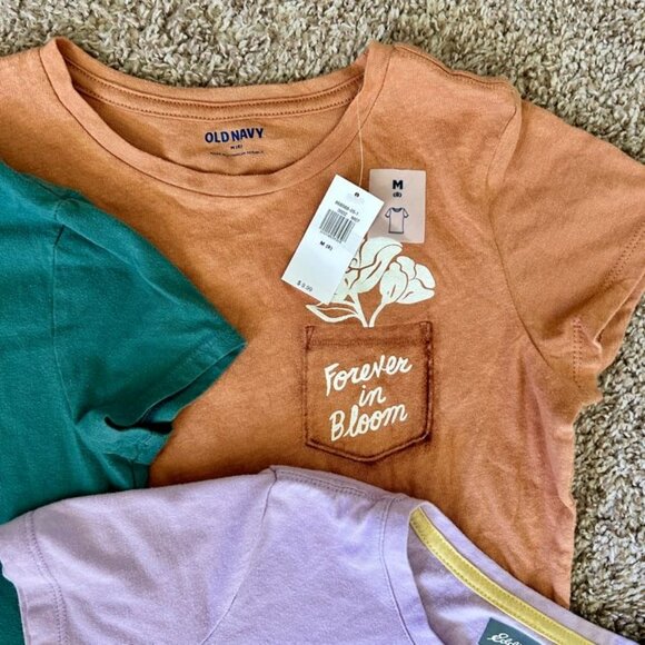 Girls’ 3-Pack Graphic Tees | Size Medium | Old Navy, Cat & Jack & Eddie Bauer - Picture 4 of 15